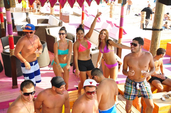 Champagne Showers @ Edde Sands